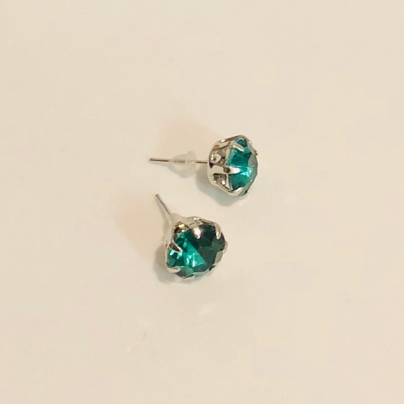 Emerald Green Stud CZ Earrings, 8mm - Picture 5 of 7